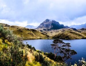 Carro alquilado en El Cajas, Ecuador
