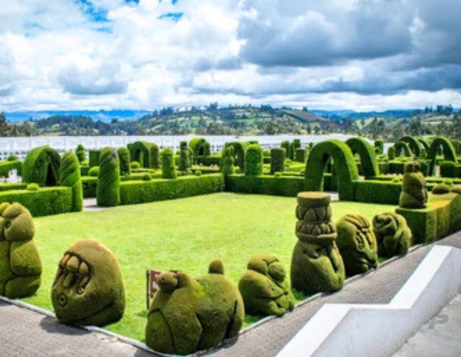Alt="Arrendar un coche en Ecuador" y visitar el cementerio de Tulcán con Plaza Rentalcar desde Quito, Guayaquil o Cuenca
